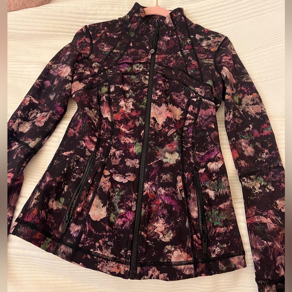 RARE Size 4 lululemon define jacket